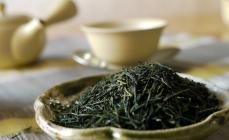Sencha accent.  Sencha is tea.  Description and useful properties.  Sencha from Japan and from China