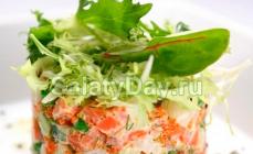 Salát z lososa s receptem avocado