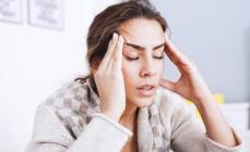 Codziennie realizuje ból głowy?